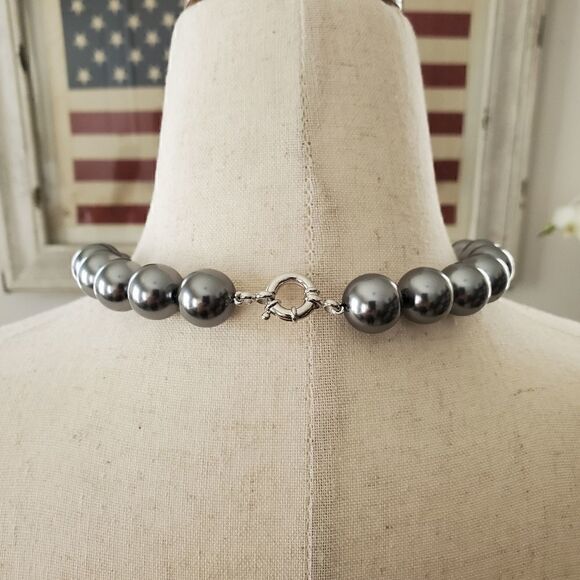 COPY - SPLENDID PEARLS Silver 16-17mm Shell Pearl Necklace - Picture 3 of 3